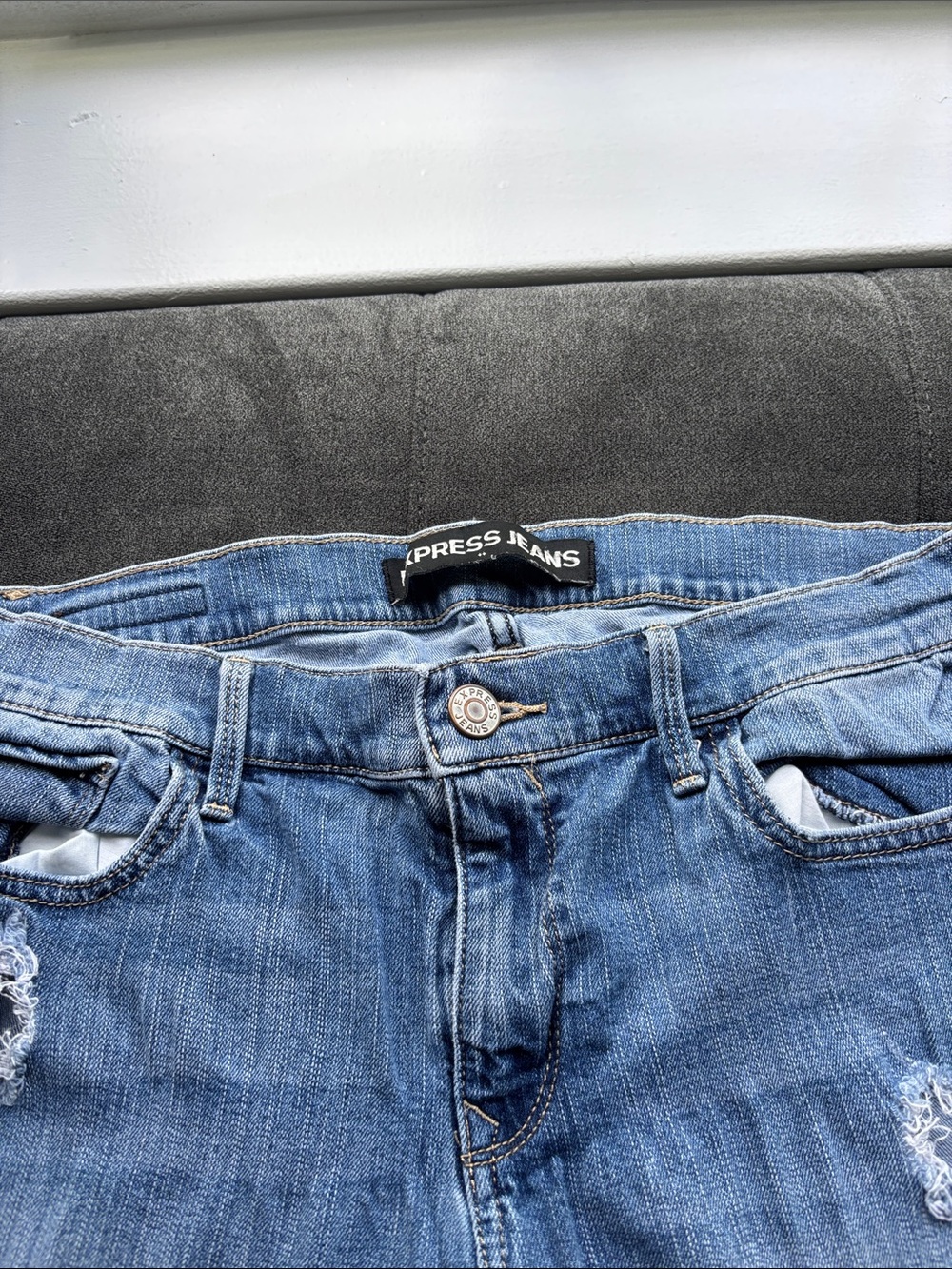 Mid Wash Women’s Denim Shortsm